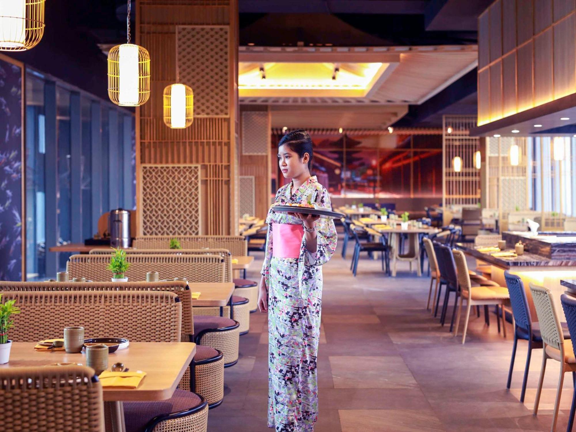 Grand Mercure Malang Exterior photo