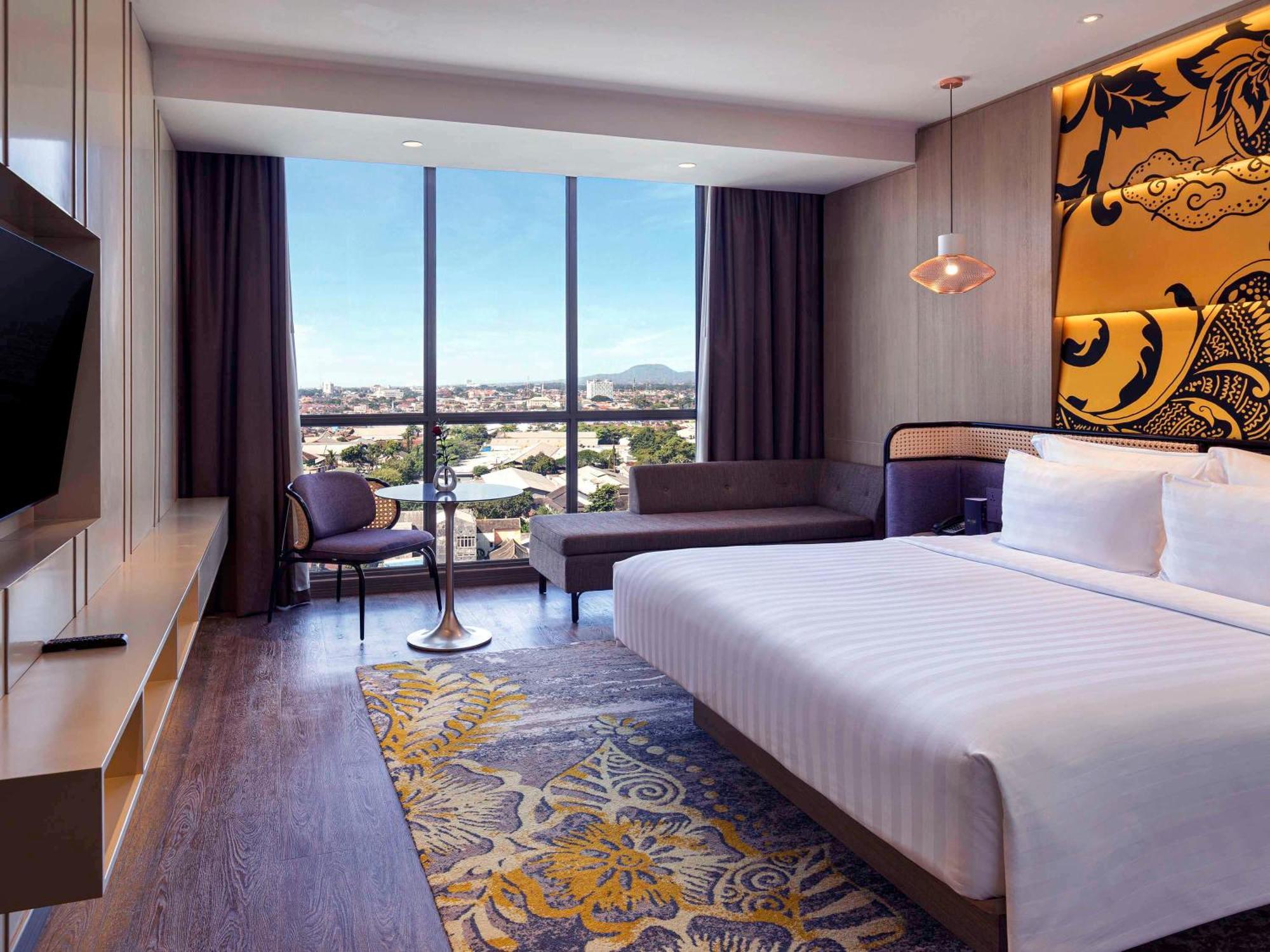 Grand Mercure Malang Exterior photo