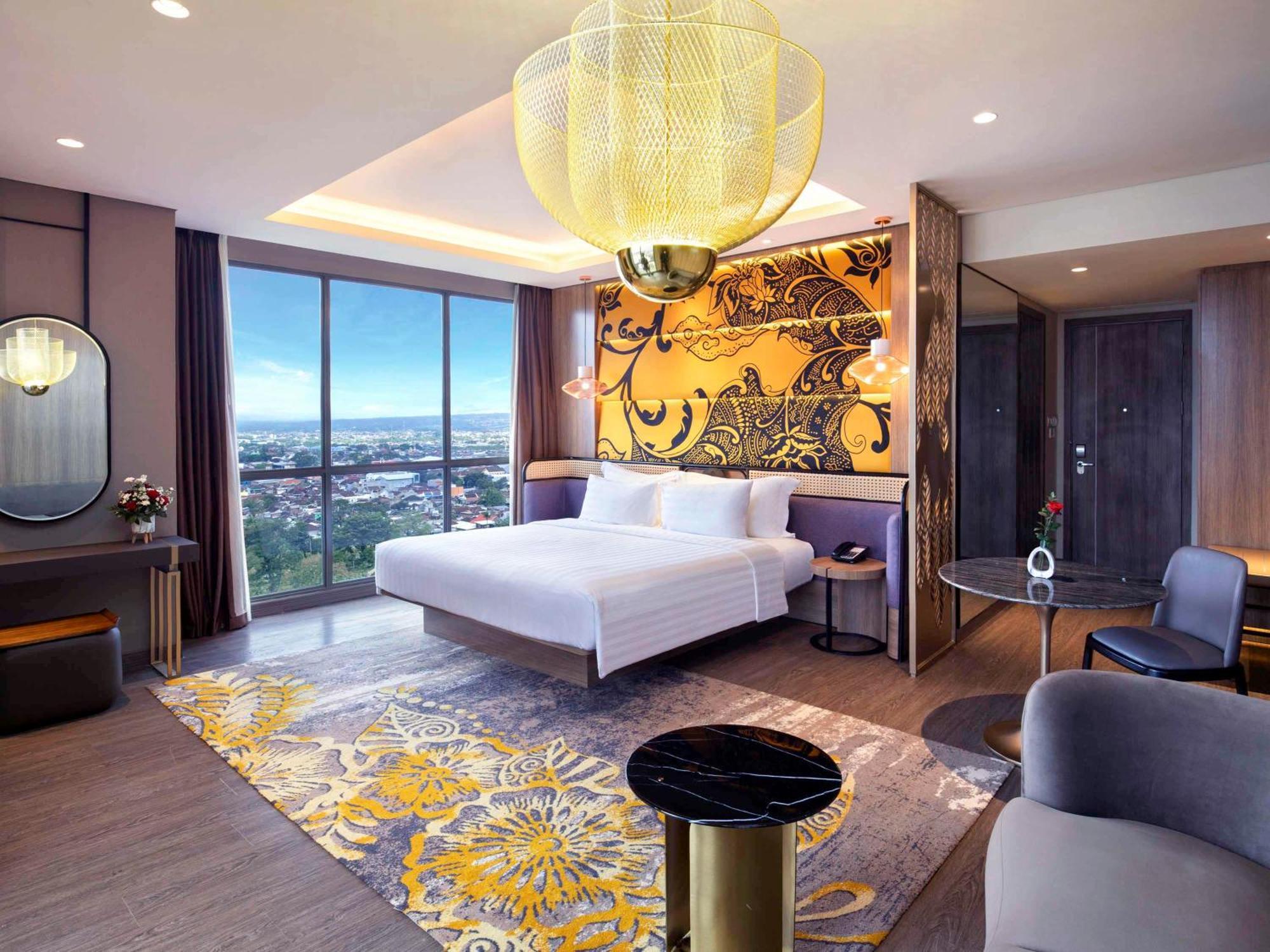 Grand Mercure Malang Exterior photo